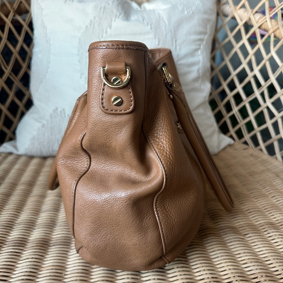 Tory Burch Amanda Hobo Bag Caramel Leather - Picture 6 of 17
